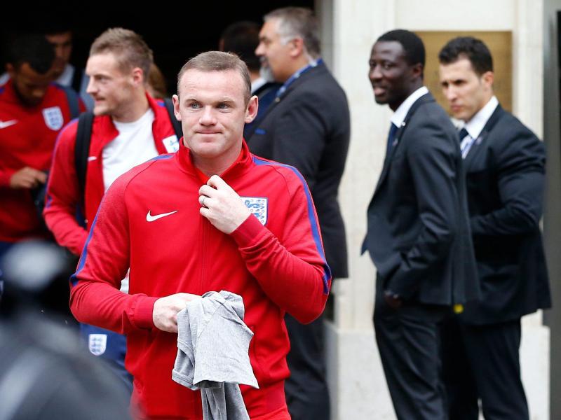 Wayne Rooney widerspricht Berichten über ein Zerwürfnis mit Roy Hodgson