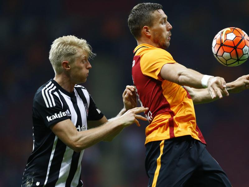 Andreas Beck (l.) und Lukas Podolski spielen bei Istanbuler Klubs