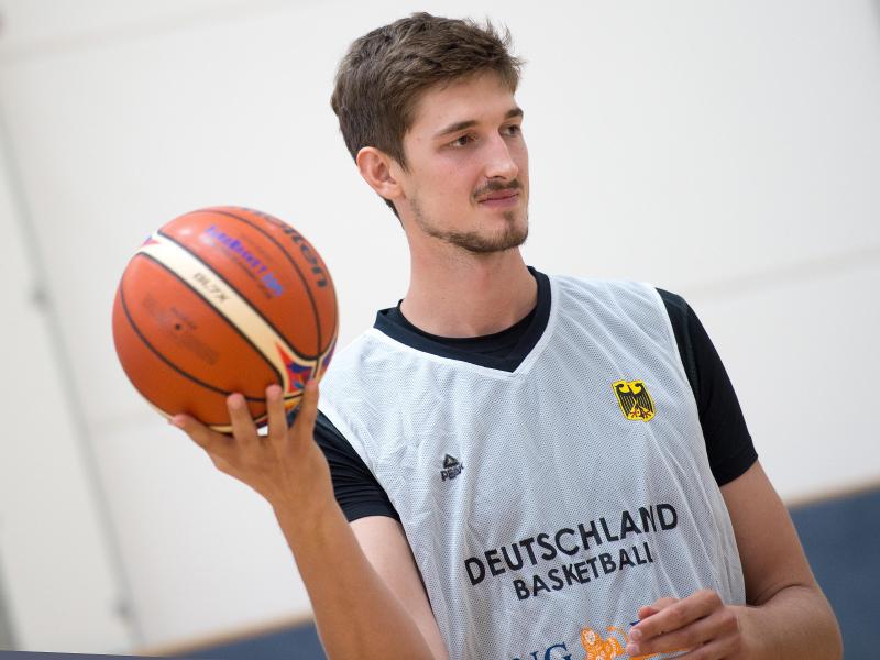 Tibor Pleiß hofft auf eine Rückkehr ins Nationalteam Tibor Pleiß hofft auf eine Rückkehr ins Nationalteam