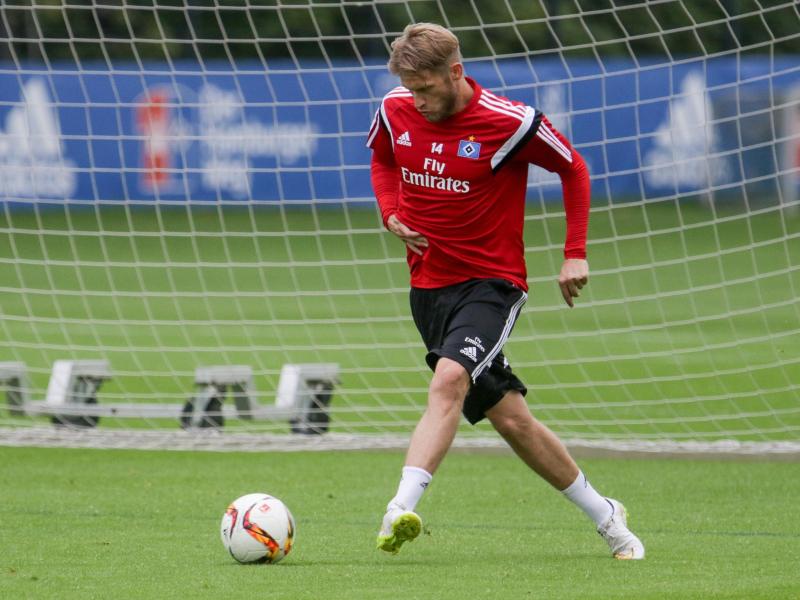 Aaron Hunt konnte nach überstandener Erkältung wieder mit der Mannschaft trainieren Aaron Hunt konnte nach überstandener Erkältung wieder mit der Mannschaft trainieren