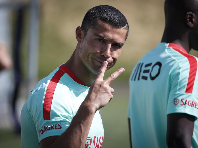 Viel Wirbel um Cristiano Ronaldo. Kommt ein Wechsel überhaupt in Frage? Viel Wirbel um Cristiano Ronaldo. Kommt ein Wechsel überhaupt in Frage?