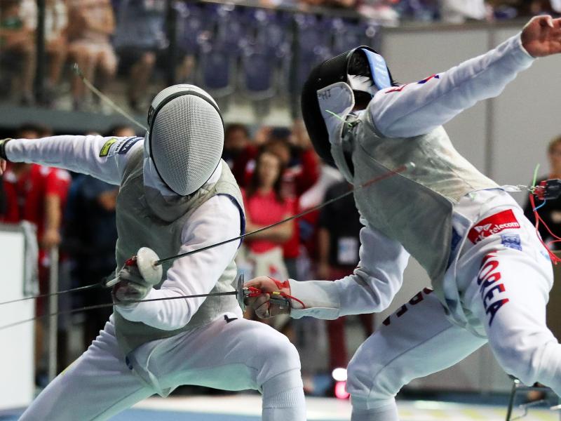 Benjamin Kleibrink (l) unterlag in der Runde der Top 32