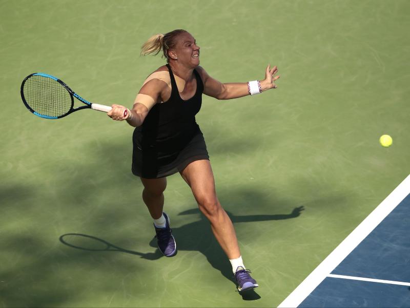 Die Estin Kaia Kanepi setzt sich klar gegen Darya Kasatkina aus Russland durch.