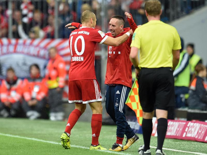 Arjen Robben rannte nach seinem Treffer zu Teamkollege Franck Ribéry