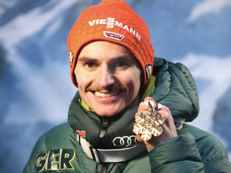 Richard Freitag hat bei der Skiflug-WM seine erste Einzel-Medaille gewonnen. Richard Freitag hat bei der Skiflug-WM seine erste Einzel-Medaille gewonnen.