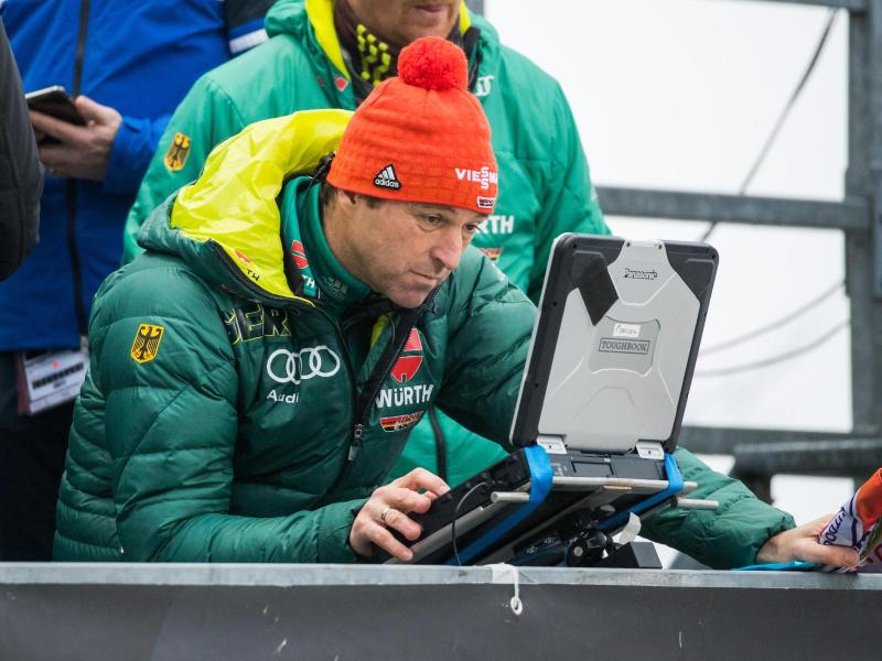 Skisprung-Bundestrainer Werner Schuster sorgt sich um ein gleichbleibend hohes Niveau seiner Schützlinge Skisprung-Bundestrainer Werner Schuster sorgt sich um ein gleichbleibend hohes Niveau seiner Schützlinge