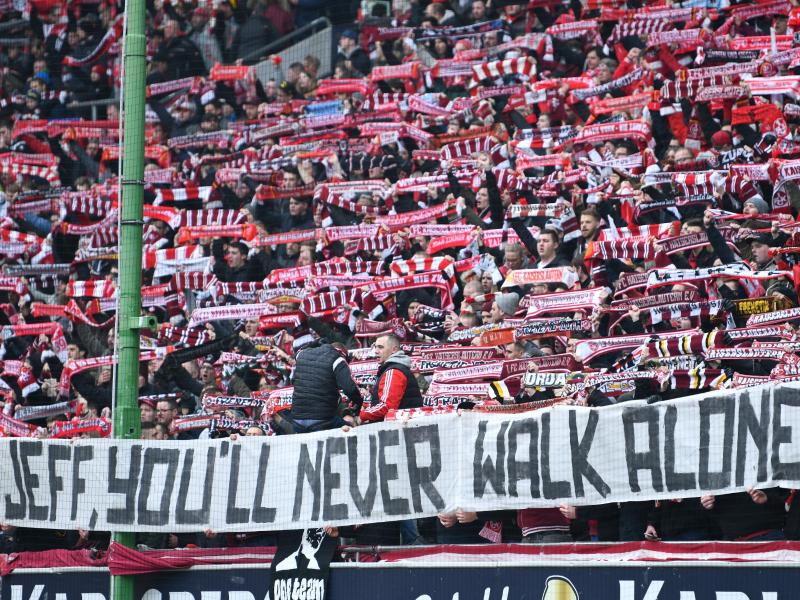 Die Fans des 1. FC Kaiserslautern werden ihr Team auch zum Nachholspiel nach Darmstadt begleiten