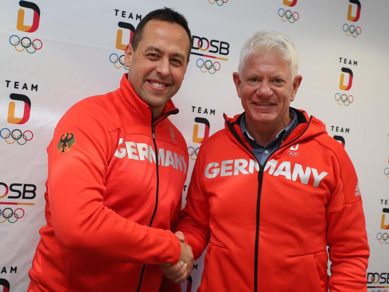 Bundestrainer Marco Sturm (l.) und DEB-Chef Franz Reindl hoffen auf ein gutes Abschneiden Bundestrainer Marco Sturm (l.) und DEB-Chef Franz Reindl hoffen auf ein gutes Abschneiden