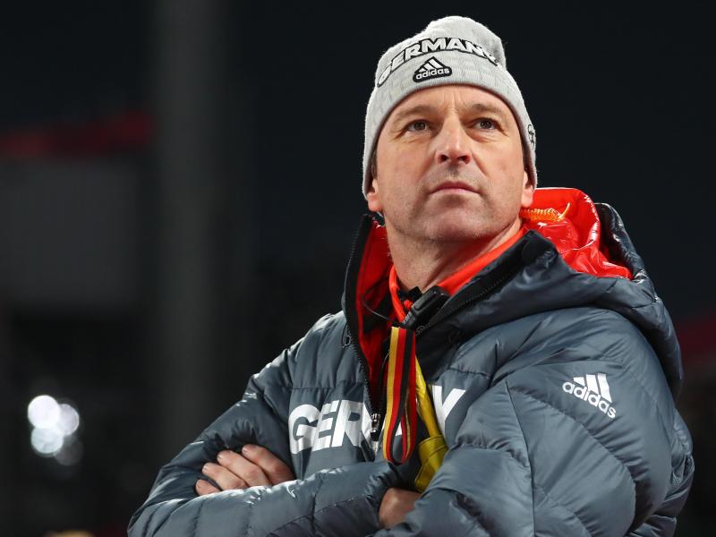 Werner Schuster lässt seine Zukunft als Trainer der deutschen Skispringer offen