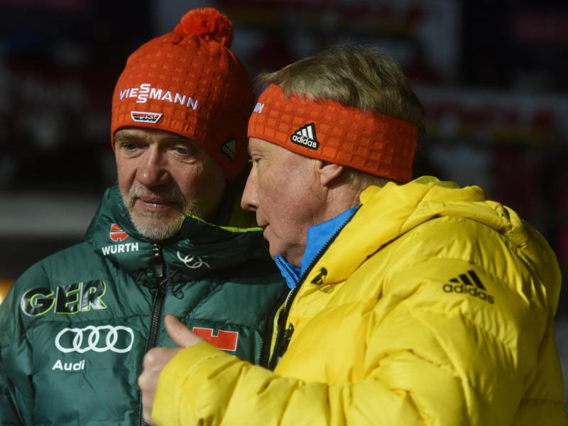 FIS-Direktor Walter Hofer (r) will mehr gemeinsame Skispringen von Männer und Frauen FIS-Direktor Walter Hofer (r) will mehr gemeinsame Skispringen von Männer und Frauen