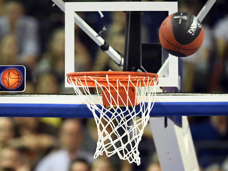 Alle 18 sportlich qualifizierten Vereine der Basketball-Bundesliga erhalten die Lizenz für die kommende Saison Alle 18 sportlich qualifizierten Vereine der Basketball-Bundesliga erhalten die Lizenz für die kommende Saison