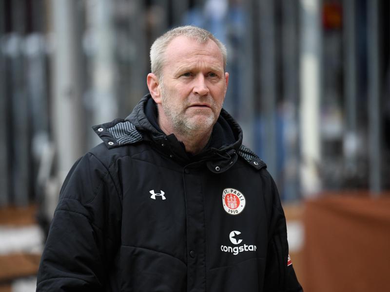 FC St. Paulis Sportchef Uwe Stöver lässt keine Trainerdiskussion zu