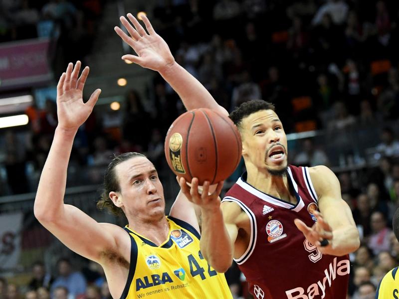 Jared Cunningham (re.) vom FC Bayern München erzielte gegen Jena 23 Punkte Jared Cunningham (re.) vom FC Bayern München erzielte gegen Jena 23 Punkte