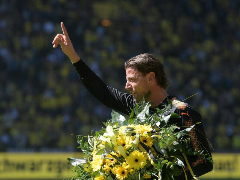 Nach 16 Jahren bei Borussia Dortmund beendet Roman Weidenfeller seine Karriere Nach 16 Jahren bei Borussia Dortmund beendet Roman Weidenfeller seine Karriere