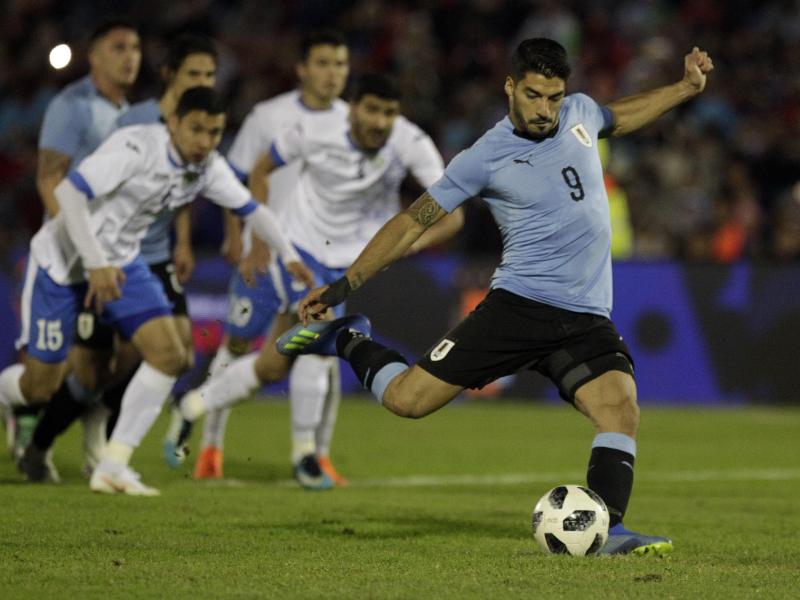 Uruguays Star Luis Suárez traf per Strafstoß