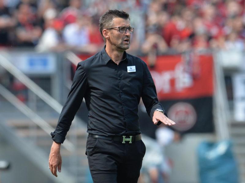 Nürnbergs Cheftrainer Michael Köllner will keine voreiligen Transfers