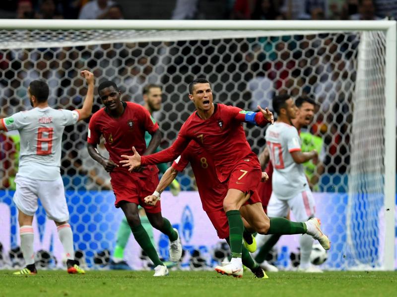 Portugals Star Cristiano Ronaldo jubelt nach seinem Treffer zum 3:3