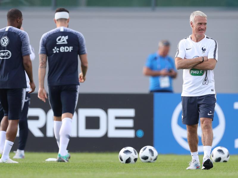 Hat trotz Kritik weiter gut lachen: Frankreich-Coach Didier Deschamps