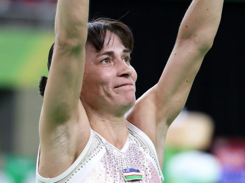 Oksana Chusovitina wurde 1992 im Alter von 17 Jahren Olympiasiegerin Oksana Chusovitina wurde 1992 im Alter von 17 Jahren Olympiasiegerin