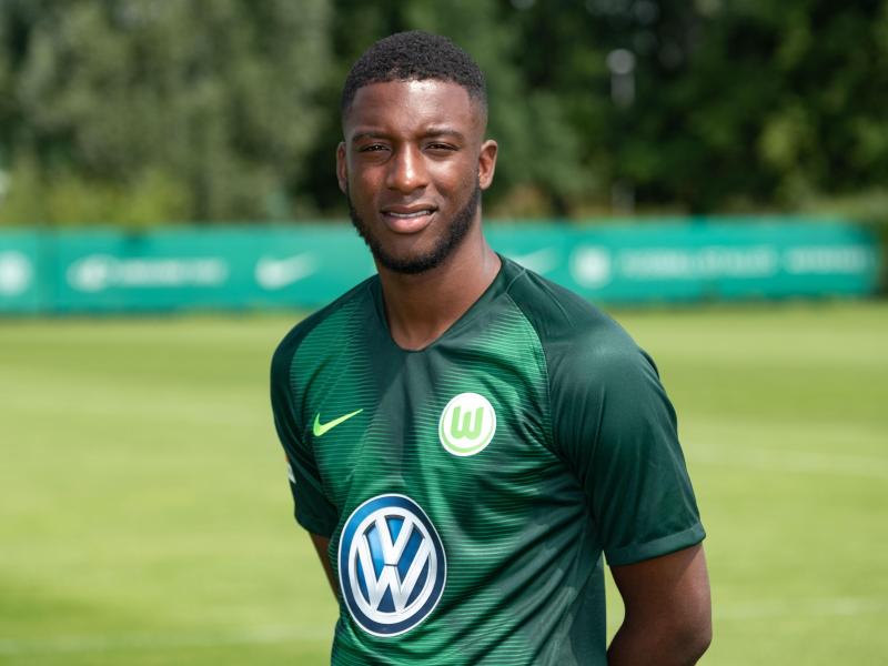 Riechedly Bazoer soll beim VfL Wolfsburg vor dem Absprung stehen