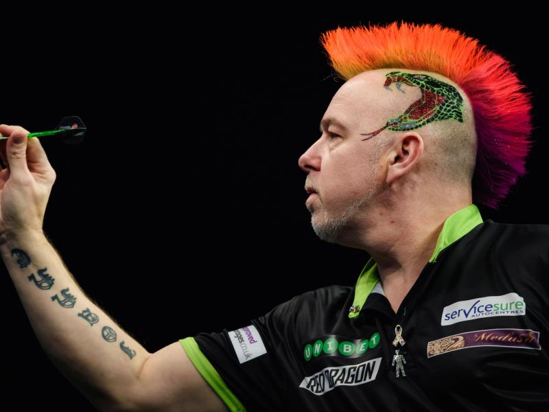 Nicht nur optisch eine Attraktion bei der Darts-Premier-League-Premiere in Berlin Peter Wright aus England Nicht nur optisch eine Attraktion bei der Darts-Premier-League-Premiere in Berlin Peter Wright aus England