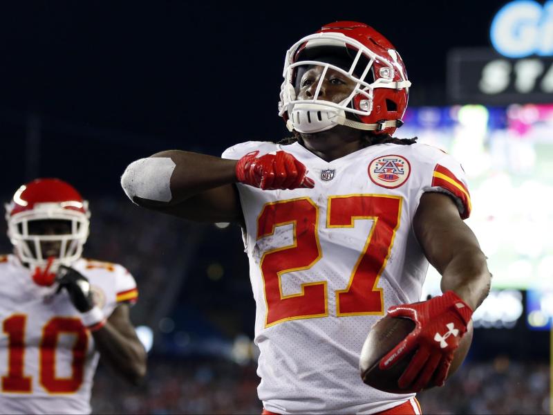 Kansas City Chiefs Kareem Hunt ist nach einer Prügel-Attacke von seinem Team, den Kansas City Chiefs, entlassen worden Kansas City Chiefs Kareem Hunt ist nach einer Prügel-Attacke von seinem Team, den Kansas City Chiefs, entlassen worden