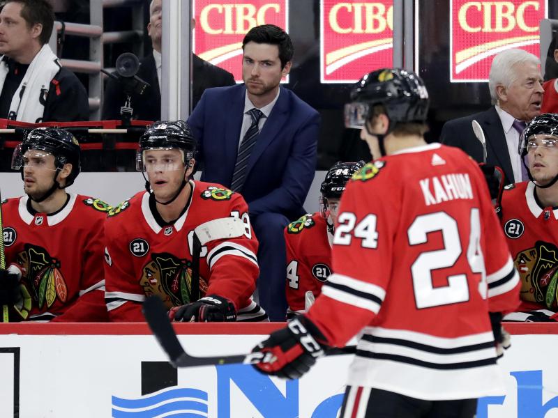 Dominik Kahun hat mit den Chiacago Blackhawks im deutschen NHL-Duell gegen Philipp Grubauer mit Colorado Avalanche die Oberhand behalten. Dominik Kahun hat mit den Chiacago Blackhawks im deutschen NHL-Duell gegen Philipp Grubauer mit Colorado Avalanche die Oberhand behalten.