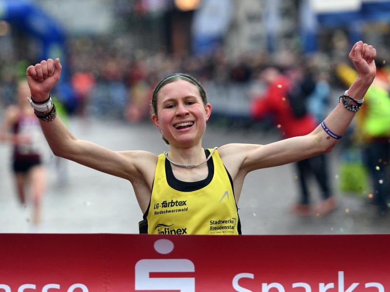 Elena Burkard gewann den Silvesterlauf in Trier Elena Burkard gewann den Silvesterlauf in Trier