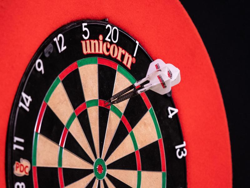 Die japanische Qualifikantin Mikuru Suzuki hat überraschenderweise den Titel als Darts-Weltmeisterin gewonnen Die japanische Qualifikantin Mikuru Suzuki hat überraschenderweise den Titel als Darts-Weltmeisterin gewonnen