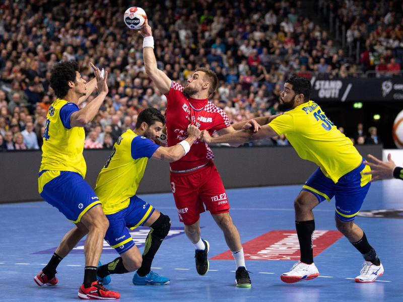 Kroatiens Luka Cindric (M.) hat sich im Spiel gegen Brasilien verletzt Kroatiens Luka Cindric (M.) hat sich im Spiel gegen Brasilien verletzt