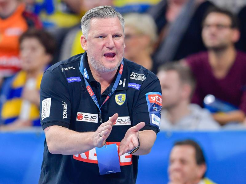 Trainer der Rhein-Neckar Löwen, Nikolaj Jacobsen, feuert sein Team an Trainer der Rhein-Neckar Löwen, Nikolaj Jacobsen, feuert sein Team an