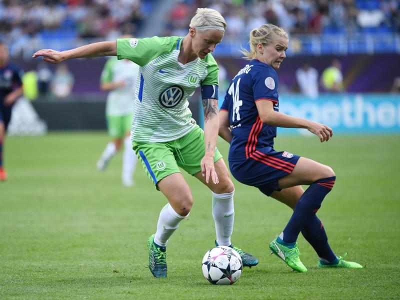 Traf für den VfL Wolfsburg in Lyon: Nilla Fischer (l)