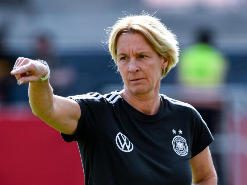Martina Voss-Tecklenburg ist die Trainerin der deutschen Fußball-Frauen