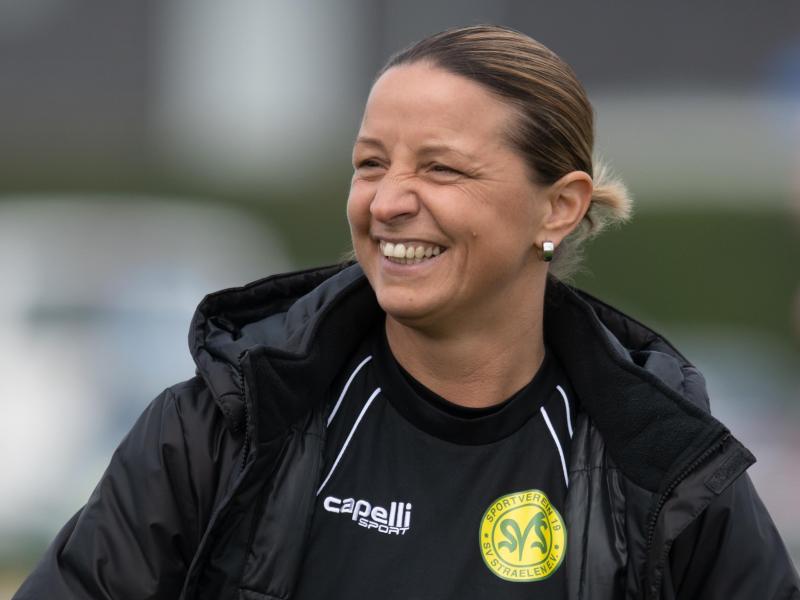 Traut sich im Männer-Fußball das Oberhaus als Trainerin zu: Inka Grings Traut sich im Männer-Fußball das Oberhaus als Trainerin zu: Inka Grings