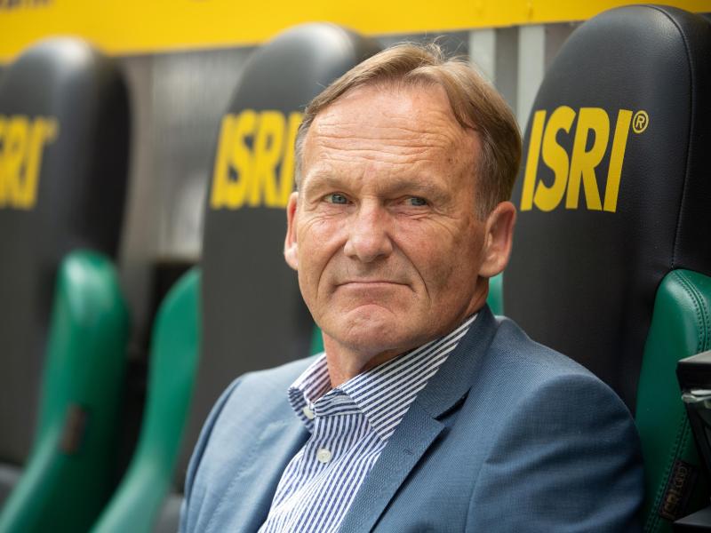 Beim Legendenspiel zum Zuschauen verdammt: BVB-Geschäftsführer Hans-Joachim Watzke