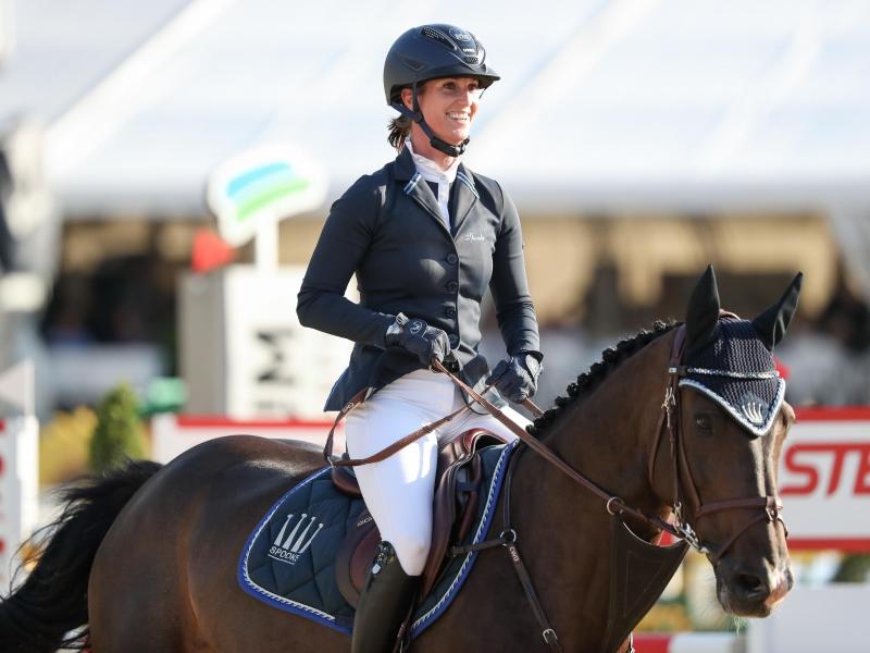 Die Springreiterin Simone Blum hat mit ihren Equipe-Kolleginnen im niederländischen Geesteren den vierten Platz belegt Die Springreiterin Simone Blum hat mit ihren Equipe-Kolleginnen im niederländischen Geesteren den vierten Platz belegt