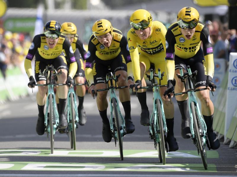 Tony Martin (2.v.l) gibt alles für sein Team Tony Martin (2.v.l) gibt alles für sein Team