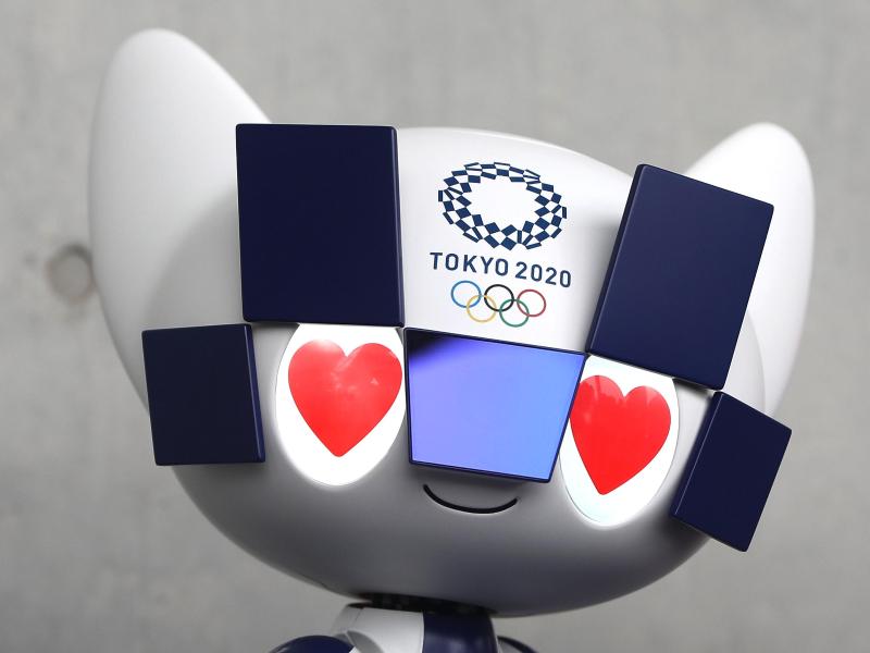 Das Maskottchen-Roboter Miraitowa steht bei der Vorstellung der Maskottchenroboter für die Olympischen Spiele Tokio 2020 Das Maskottchen-Roboter Miraitowa steht bei der Vorstellung der Maskottchenroboter für die Olympischen Spiele Tokio 2020