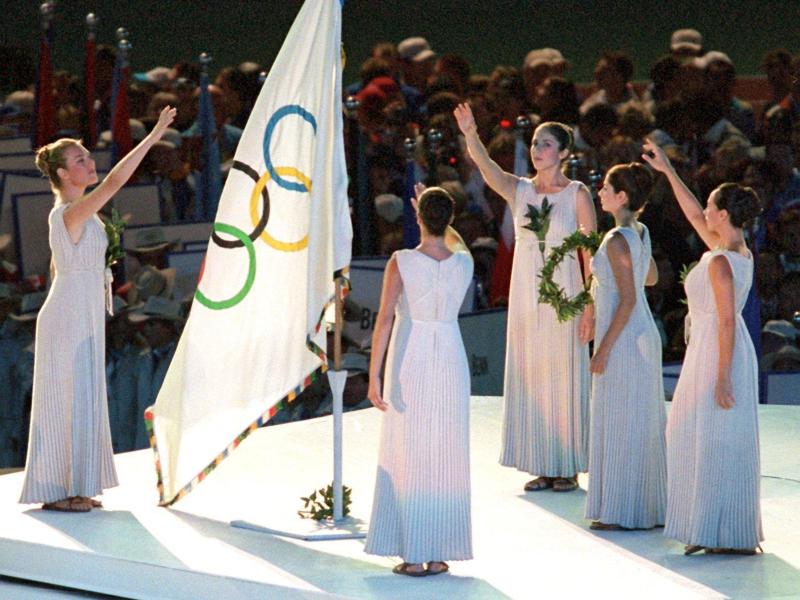 Die Olympische Charta, die die Spiele regelt, soll nach Wunsch der Athletenverbände um die Menschenrechte erweitert werden. Foto: Peter Kneffel/dpa Die Olympische Charta, die die Spiele regelt, soll nach Wunsch der Athletenverbände um die Menschenrechte erweitert werden. Foto: Peter Kneffel/dpa