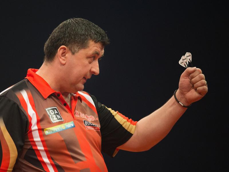 Nächster ausgeschiedener Topspieler bei der Darts-EM in Göttingen: Mensur Suljovic aus Österreich Nächster ausgeschiedener Topspieler bei der Darts-EM in Göttingen: Mensur Suljovic aus Österreich