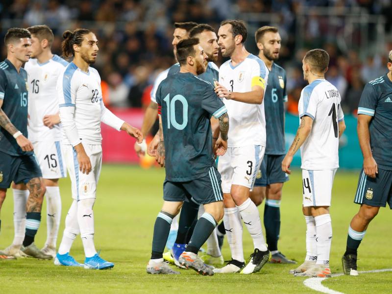 Lionel Messi trifft für Argentinien gegen Uruguay