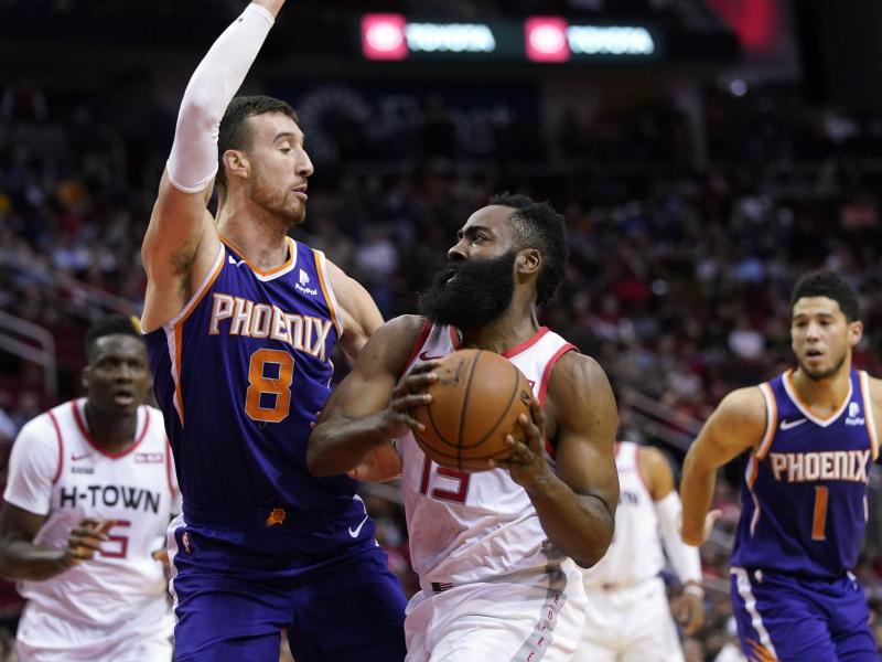 James Harden (M) von den Houston Rockets in Aktion James Harden (M) von den Houston Rockets in Aktion
