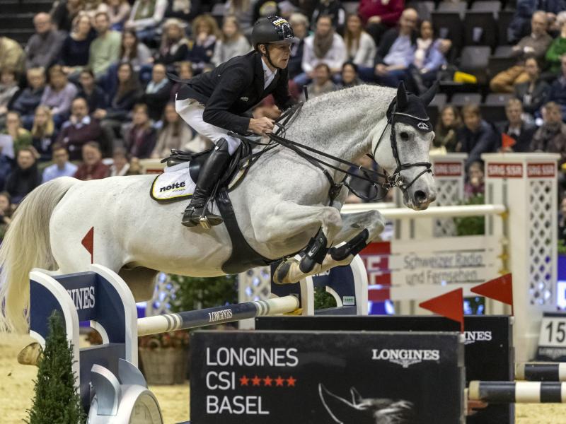 Der Deutsche Marcus Ehning reitet Cornado NRW Der Deutsche Marcus Ehning reitet Cornado NRW