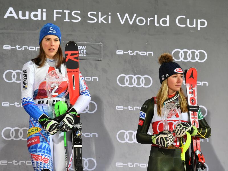 Mikaela Shiffrin (r) und Petra Vlhova liefern sich Duelle - nicht nur auf der Skipiste Mikaela Shiffrin (r) und Petra Vlhova liefern sich Duelle - nicht nur auf der Skipiste