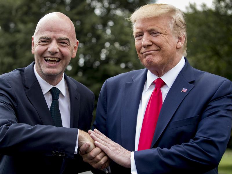 Verstehen sich: FIFA-Boss Gianni Infantino (l.) und US-Präsident Donald Trump Verstehen sich: FIFA-Boss Gianni Infantino (l.) und US-Präsident Donald Trump