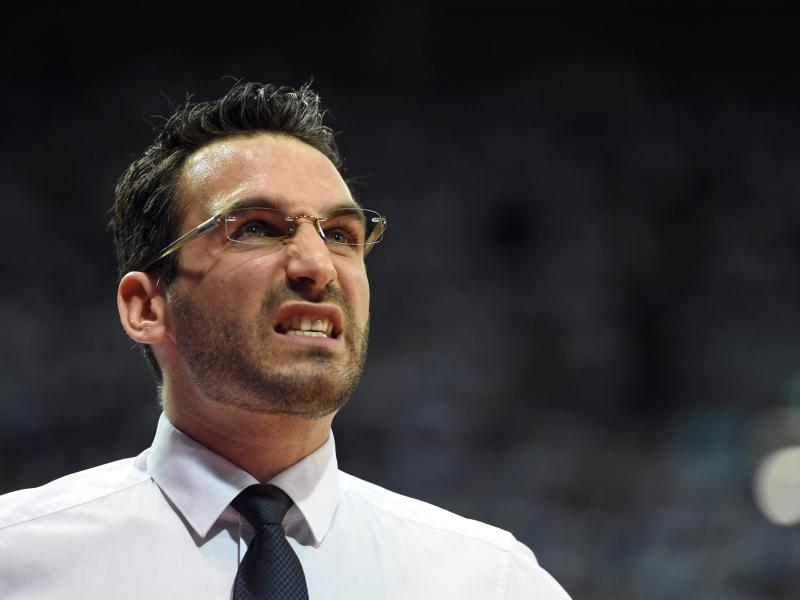 Thomas Päch wurde von den Telekom Baskets Bonn beurlaubt Thomas Päch wurde von den Telekom Baskets Bonn beurlaubt