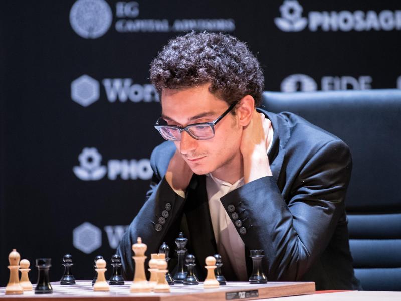Schach-Großmeister Fabiano Caruana hat die Partie gegen den Chinesen Ding Liren verloren Schach-Großmeister Fabiano Caruana hat die Partie gegen den Chinesen Ding Liren verloren