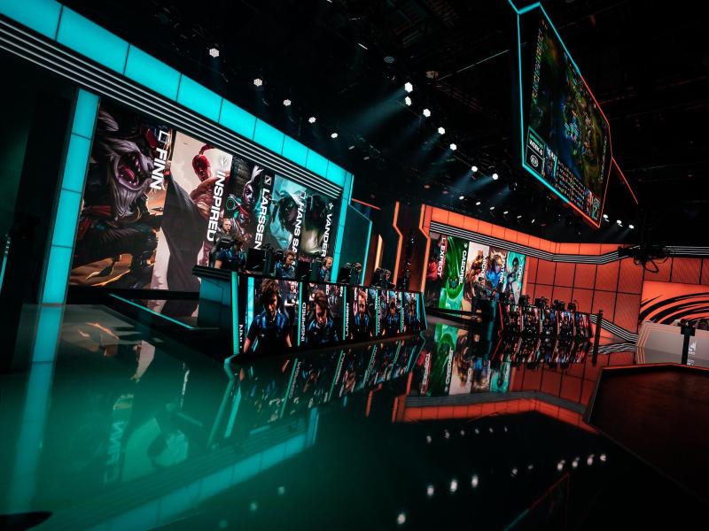 Insgesamt gehen drei Teams in das Rennen um die letzten Playoff-Plätze der LEC Insgesamt gehen drei Teams in das Rennen um die letzten Playoff-Plätze der LEC