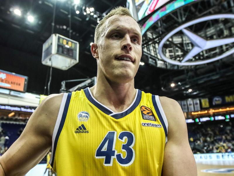 Hält sich in den USA während der Corona-Krise fit: Luke Sikma von Alba Berlin Hält sich in den USA während der Corona-Krise fit: Luke Sikma von Alba Berlin
