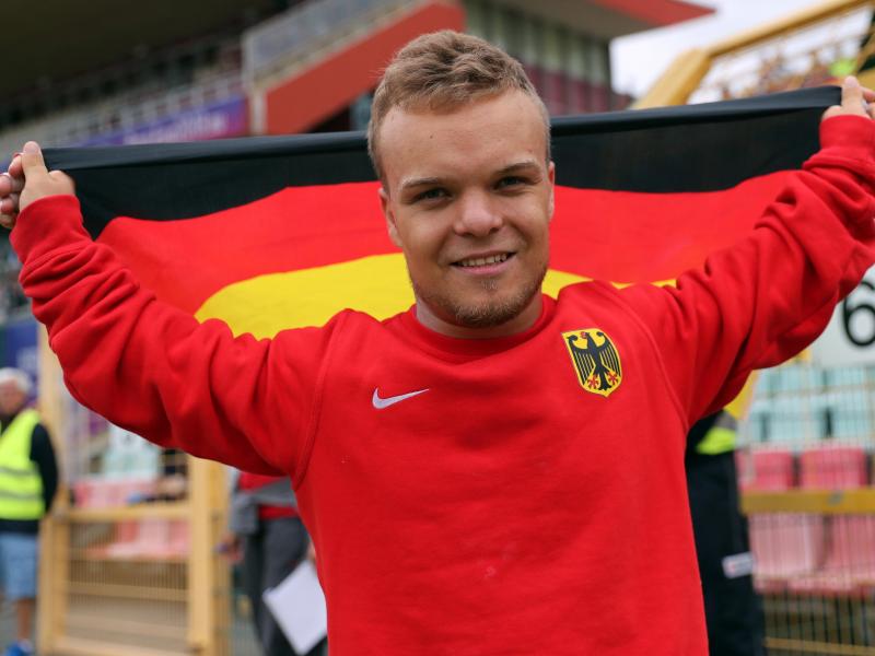 Niko Kappel hat den "Parantänischen Dreikampf" erfunden Niko Kappel hat den "Parantänischen Dreikampf" erfunden
